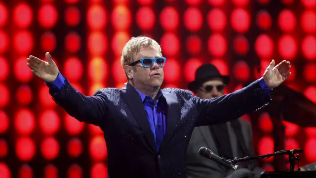 El cantante británico Elton John durante su concierto en Málaga.