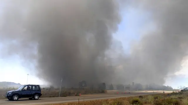 Incendio en una planta de reciclaje de neumáticos en Ardoncino