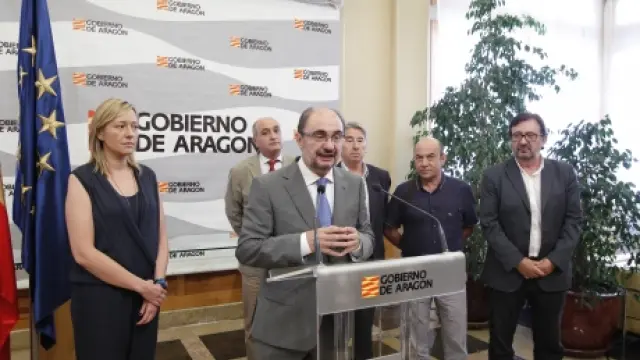 Javier Lambán junto a la consejera de Economía, Industria y Empleo, Marta Gastón.