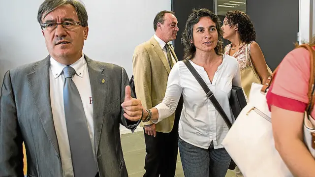 El juez decano, Ángel Dolado, y la vicealcaldesa, Luisa Broto.