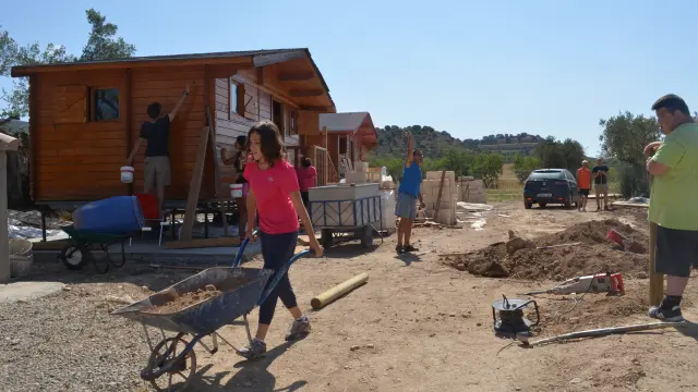 Los trabajos se han centrado en construir bungalows y ajardinar la residencia La Sabina
