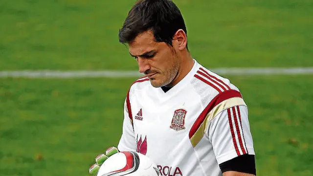 Iker Casillas, pensativo, en una foto de archivo.