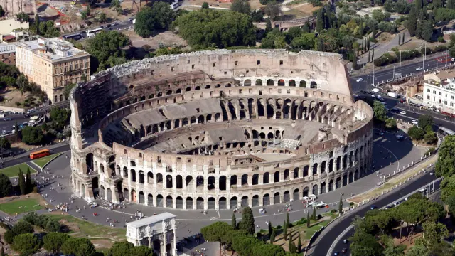 Vista aérea del Coliseo de Roma.