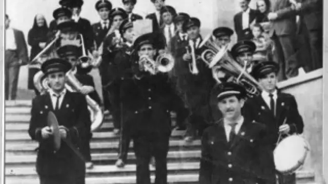 Músicos de la Banda La Moncaína en el año 1953