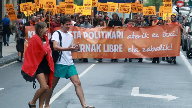 La manifestación ha recorrido el centro de San Sebastián.