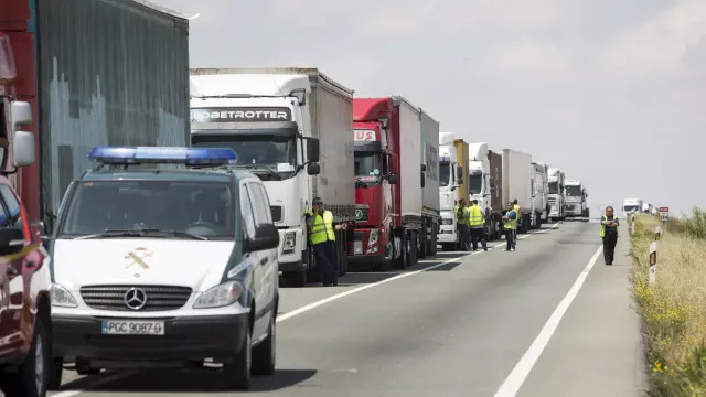 La N-232 soporta mucho tráfico de camiones, implicados en buena parte de los siniestros registrados.