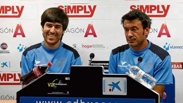 Víctor Fortes, a la izquierda, es el nuevo preparado físico, mientras que Jesús Galván llega como segundo entrenador.