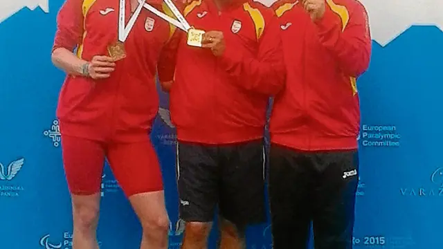 Diego Sancho, Casimiro Martínez y David Plou, con las medallas.