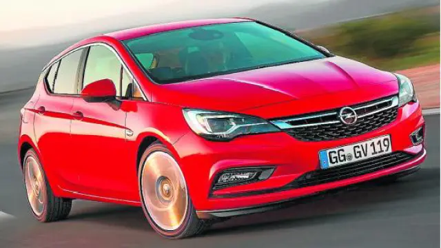 El nuevo Opel Astra destaca por su diseño deportivo y aerodinámico.