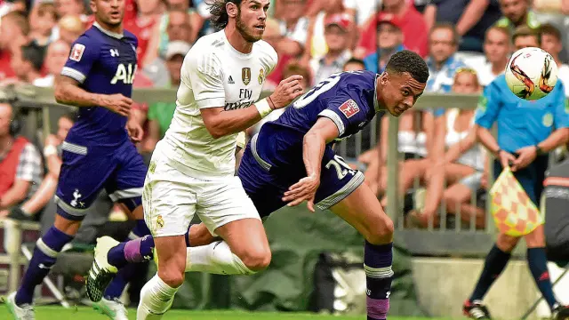 Bale se marcha por velocidad de Dele Alli, centrocampista del Tottenham.