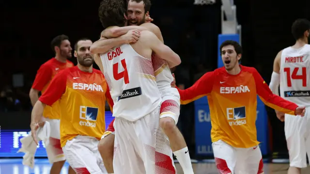 La selección española de baloncesto celebra su pase a semifinales del Eurobasket 2015.