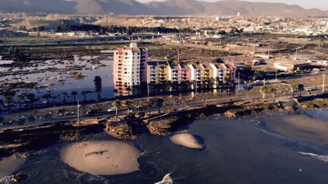 El puerto de la localidad de Coquimbo, afectado por el tsunami posterior a un terremoto 8,4 en la escala de Richter.