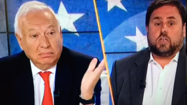 Instantánea del debate entre García-Margallo y Junqueras en el canal 8TV