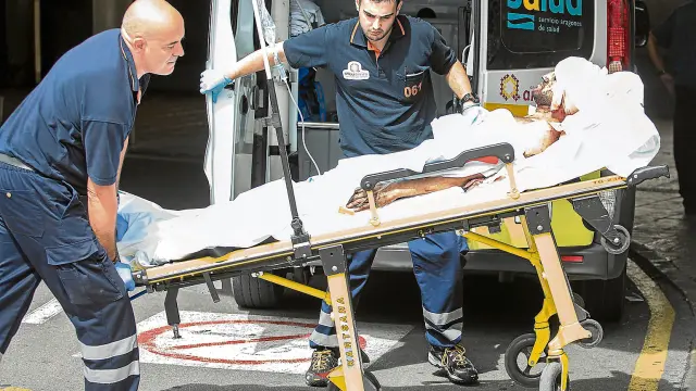 De los seis heridos que fueron ingresados por la explosión, permanecen ingresados tres en cuidados intensivos.