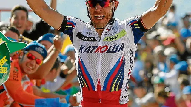 Purito celebra su victoria en Sotres, en la decimoquinta etapa de la Vuelta a España.