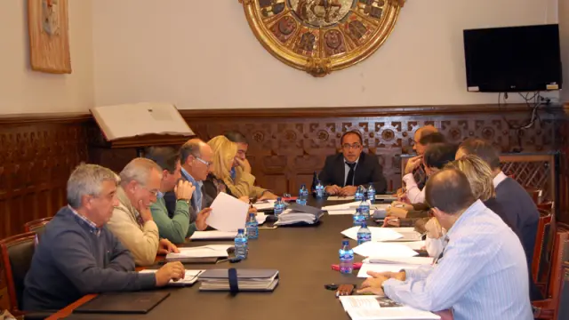 Los grupos políticos de la Diputación han mostrado su acuerdo en la Comisión Extraordinaria de Desarrollo Económico y Turismo.