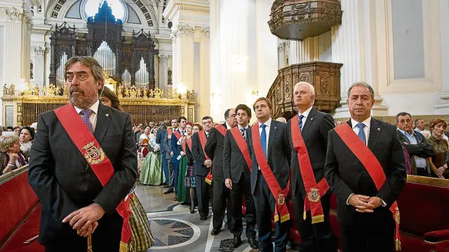 Según explicaron ayer fuentes de Zaragoza en Común, Pedro Santisteve acudirá el próximo día 12 a la Ofrenda de Flores, eso sí, sin concretar si lo hará vestido de baturro; y añadieron que no asistirá a la misa pontifical.