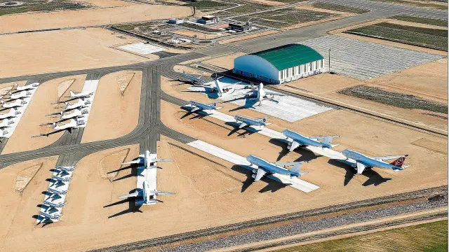 La zona de estacionamiento de aviones del aeropuerto de Teruel, en una imagen de archivo.