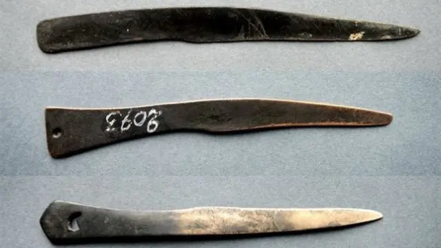 El cuchillo de operaciones para cortar el hueso en la trepanación era común en la época.