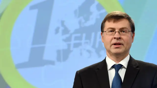 Valdis Dombrovskis durante una conferencia.
