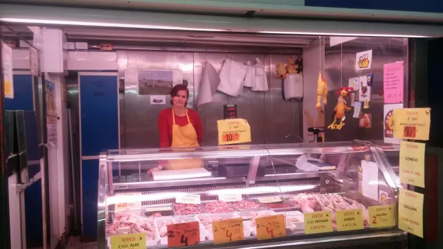 Raquel Escudero, en su puesto del Mercado Central