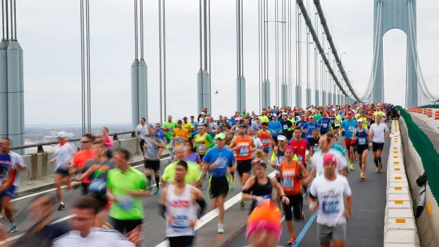 Miles de personas participan cada año en el maratón más famoso del mundo
