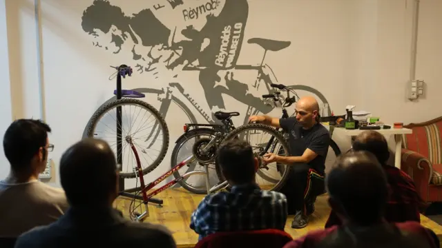 Curso de bicicletas para funcionarios, en La Ciclería