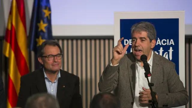 Francesc Homs junto a Artur Mas durante la presentación de la candidatura de Democràcia i Llibertat.