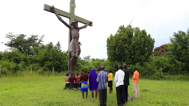 Un grupo de fieles de Uganda