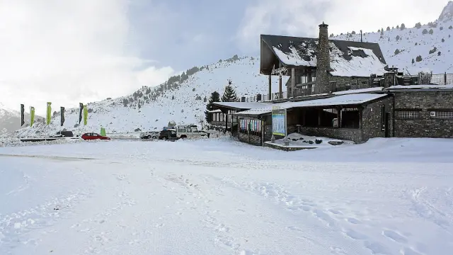 Así amaneció ayer en la zona de Anayet de la estación de esquí de Formigal.