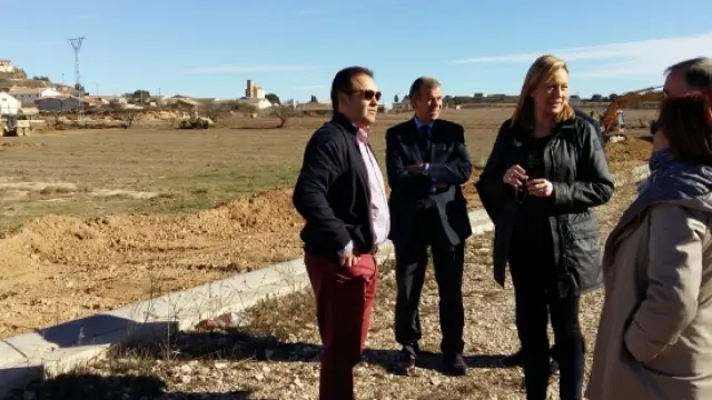 Marta Gastón, en el terreno en el que se instalará una nueva planta de Evofeed.