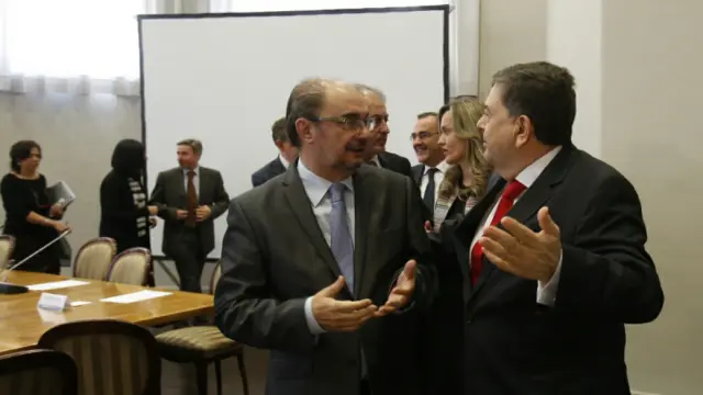 El recto, Manuel López, con el presidente del Gobierno de Aragón, Javier Lambán