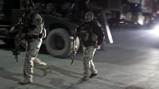Las Fuerzas de Seguridad afganas llegan al lugar del atentado.