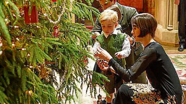Lady Mary lleva los últimos años disfrutando las Navidades con su hijo en 'Downton Abbey'.