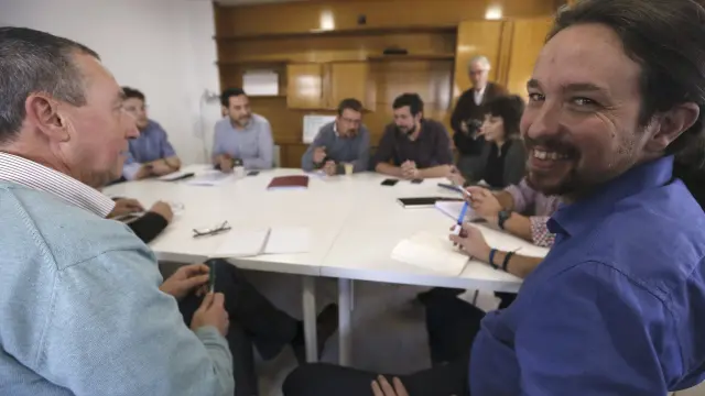 Reunión de Iglesias con representantes de En Marea, En Comú Podem y Compromís Podemos.