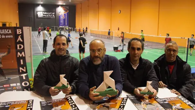 Nicolás Escartín, Ricardo Constante, Quique Gállego y Juanjo Fondevila, del Club Badminton Huesca