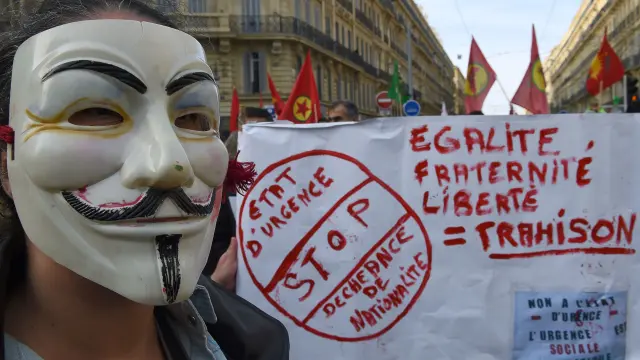 Manifestaciones en Francia para pedir el fin del estado de emergencia
