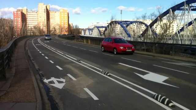 El puente de Hierro ya tiene carril bici