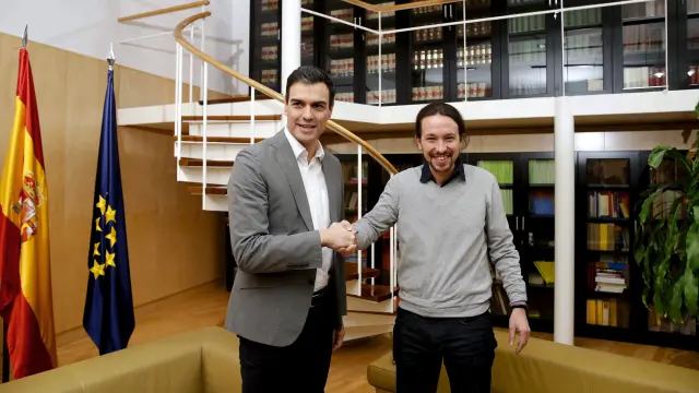 Pedro Sánchez y Pablo Iglesias, en una reunión el pasado febrero.