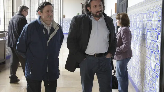 Jesús Aldea (derecha) fue condenado a dos años de prisión por apropiación indebida en una promoción de viviendas en el barrio del AVE.