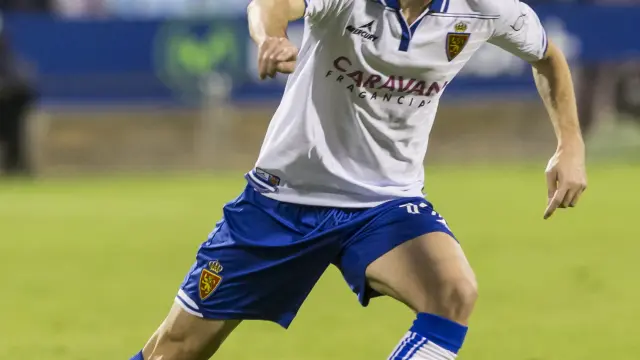 Manu Lanzarote conduce el balón en el partido contra el Leganés.