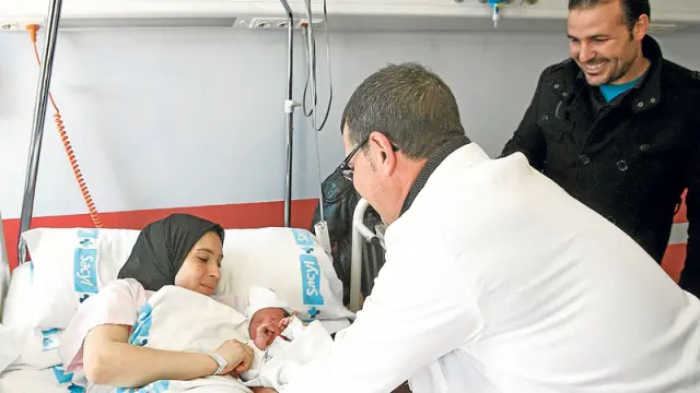 Nizar, de padres marroquíes, fue el primer bebé nacido en Soria durante este años 2016.