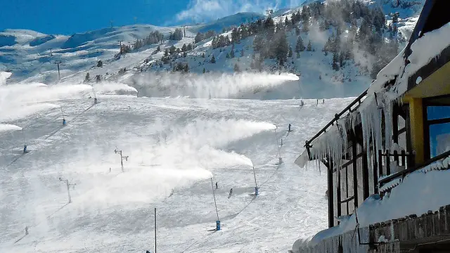 En la estación de esquí de Candanchú los termómetros oscilaron entre -50 y - 80.