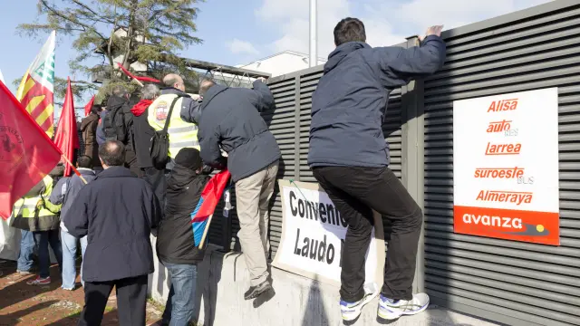 La protesta de los trabajadores de Auzsa llega a Madrid.