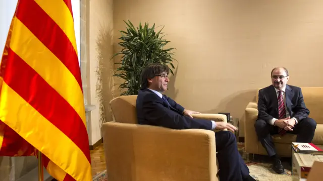 Lambán y Puigdemont se reúnen en Barcelona
