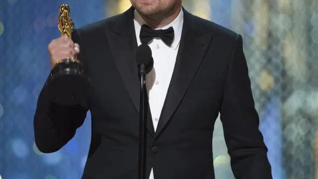 Leonardo DiCaprio, con su Óscar