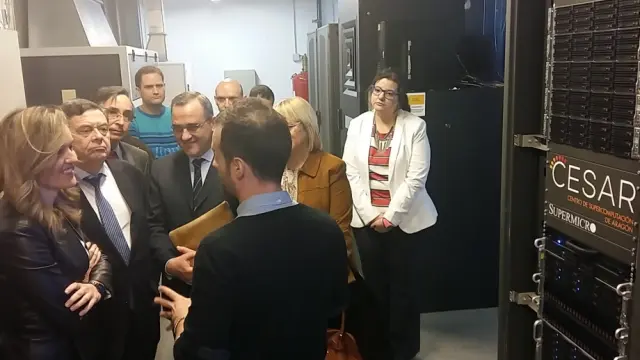 El rector de la Universidad Manuel López y la consejera Pilar Alegría en la inauguración del Centro de Supercomputación de la UZ