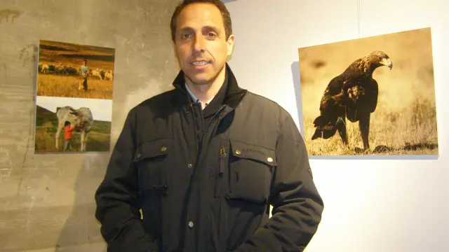 El autor de la exposición, Ismael González, es agente forestal de Tarazona.