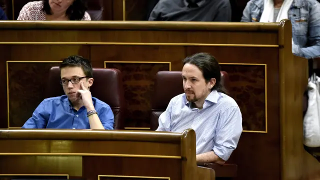 Pablo Iglesias e Íñigo Errejón, durante el pleno de este martes