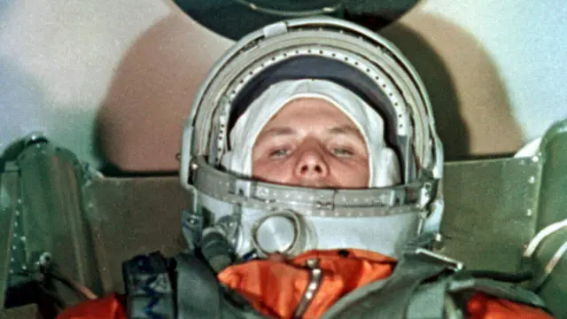 Yuri Gagarin, a bordo del Vostok.